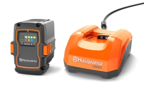 Batteripaket B220X & laddare C500X i gruppen Motorsågar / Batterimotorsågar / Batterier och laddare hos Motorsågsbutiken (9706078)