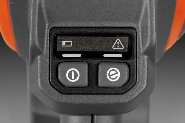 Husqvarna 215iL Tri-Cut utan batteri och laddare