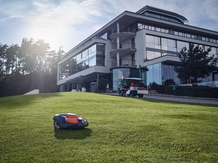Husqvarna Automower® 550 EPOS™ Robotgräsklippare