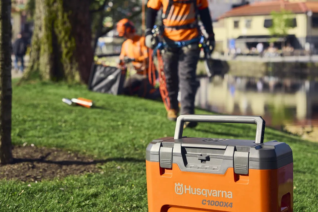 Husqvarna batteriladdare C1000X4
