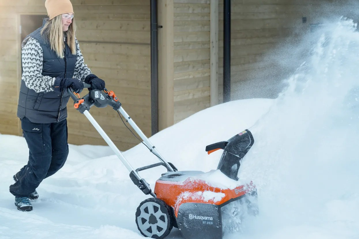Husqvarna ST 253i Batteridriven Snöslunga