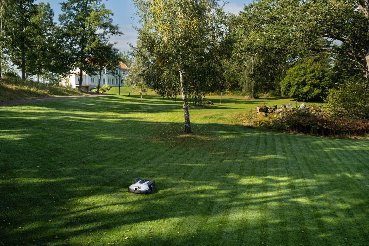 Husqvarna Automower® 430V Nera Robotgräsklippare