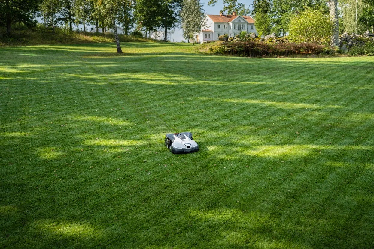 Husqvarna Automower® 450V Nera Robotgräsklippare