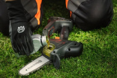 Husqvarna Aspire™ P8X-P4A grensåg + teleskopskaft med batteri och laddare Husqvarna Aspire™ P8X-P4A grensåg + teleskopskaft med batteri och laddare